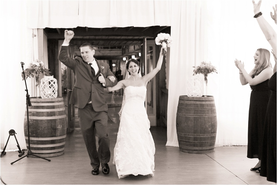 Red Maple Vineyard Wedding Photos - Amy Rizzuto Photography-72