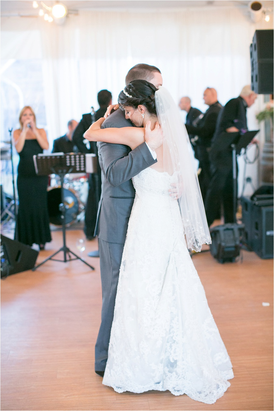 Red Maple Vineyard Wedding Photos - Amy Rizzuto Photography-73