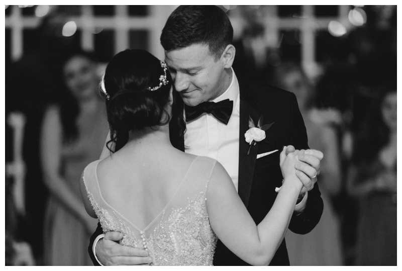 Connecticut bride and groom first dance
